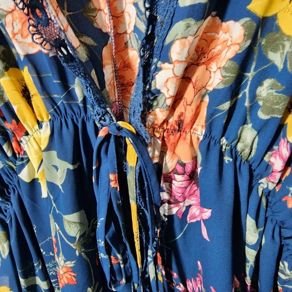 LIFE bathing suit coverall. Size 2X ladies floral open shawl. - Picture 4 of 6